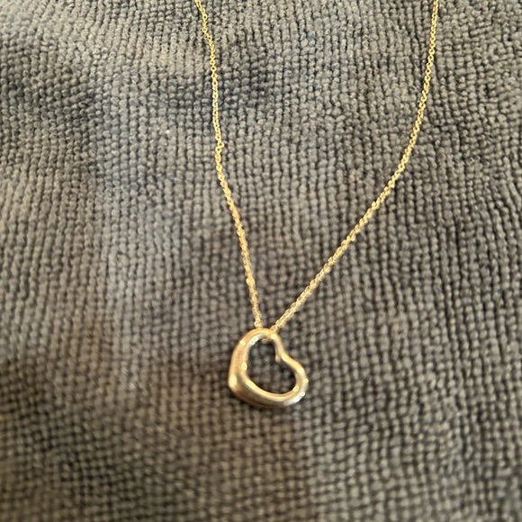 Tiffany And Company Floating Heart Necklace In sterling silver with dusty - Picture 7 of 8